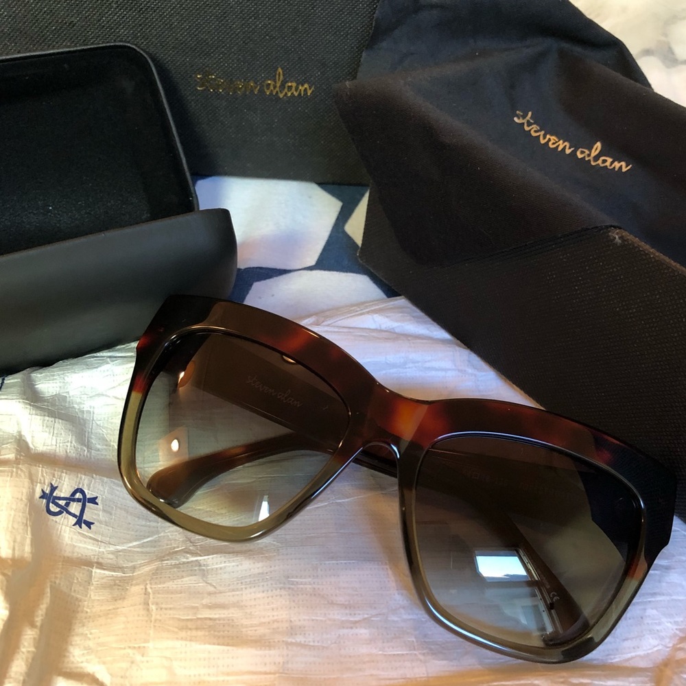 Mint Condition Sunglasses - image 3